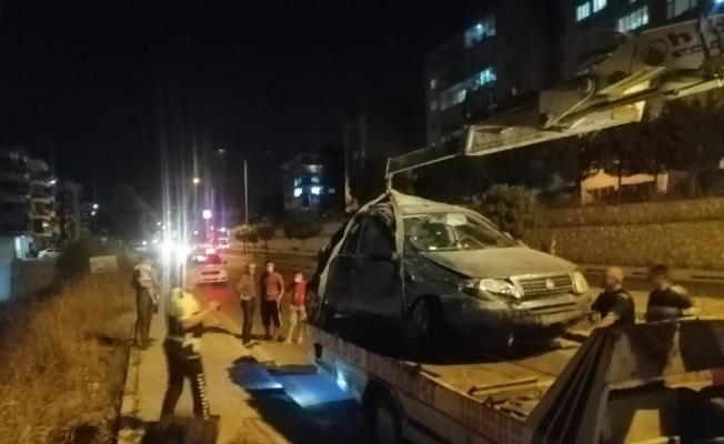 Manisa’da otomobil takla atarak tarlaya uçtu: 2 yaralı