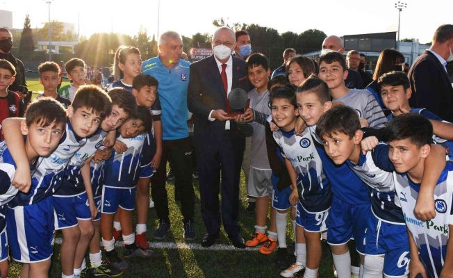 Manisa U12 Cumhuriyet Futbol Şenliği’ne görkemli kapanış