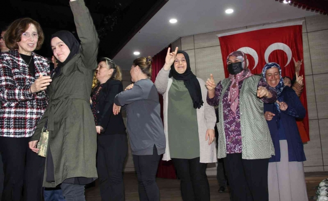 MHP Manisa Teşkilatı 150 yeni üyeyle gücüne güç kattı