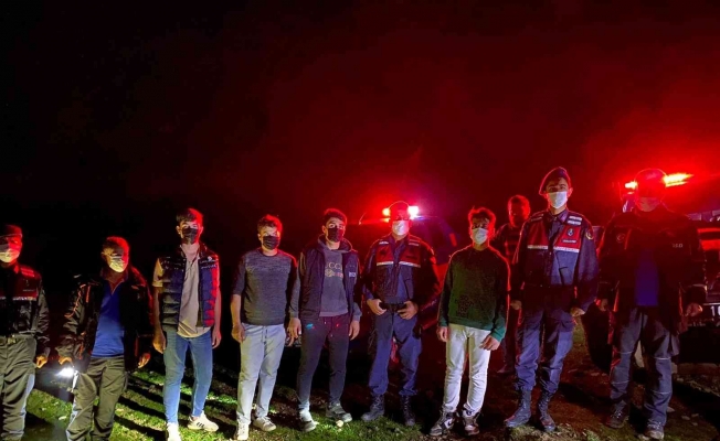 Spil Dağında mahsur kalan 4 genç jandarma tarafından kurtarıldı