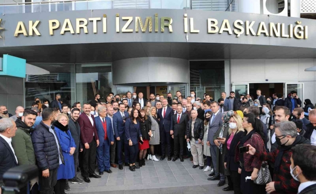 Bakan Gül’den AK Parti İzmir İl Başkanlığına ziyaret