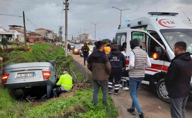 Manisa’da otomobil menfeze uçtu: 3 yaralı