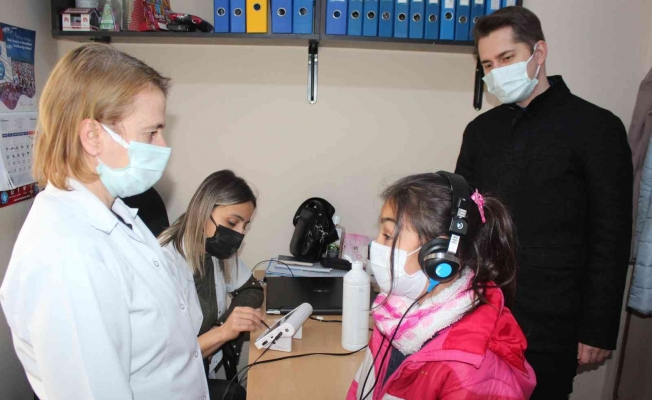 Alaşehir’de öğrencilere işitme testi yapılmaya başlandı