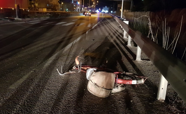 Otomobilin çarptığı bisikletli yaşlı adam yaşama tutunamadı