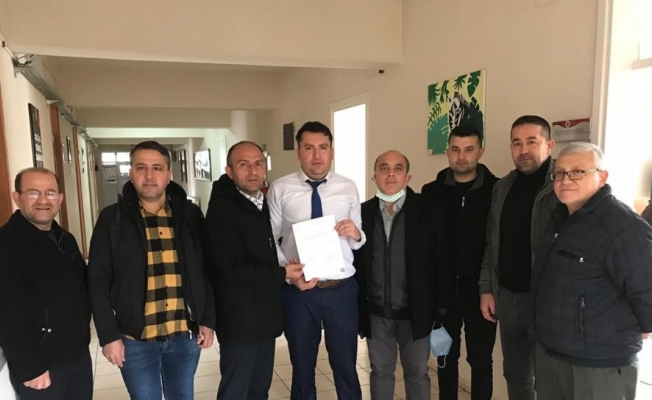Kula Dokumacılar Odası Başkanı Ercan Yıldırım mazbatasını aldı