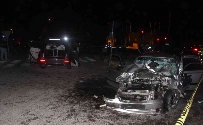 Manisa’da otomobillerin çarpıştığı kazada ölü sayısı 2’ye yükseldi