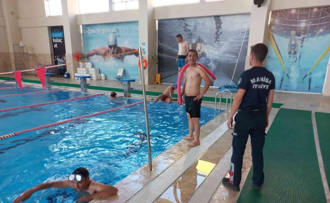 Büyükşehir AFAD ekibi Salihli’de yüzme eğitimi aldı