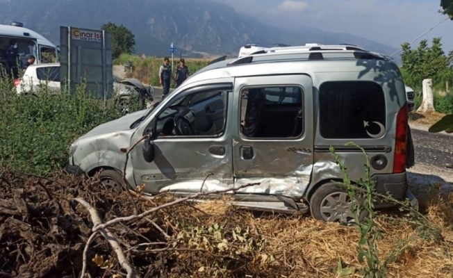 Manisa’da bayram günü korkutan kaza: 10 yaralı