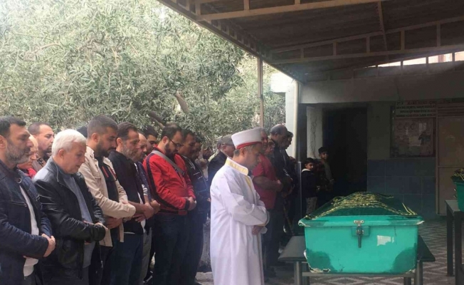 İzmir’de motosiklet kazasında ölen 2 kardeş toprağa verildi