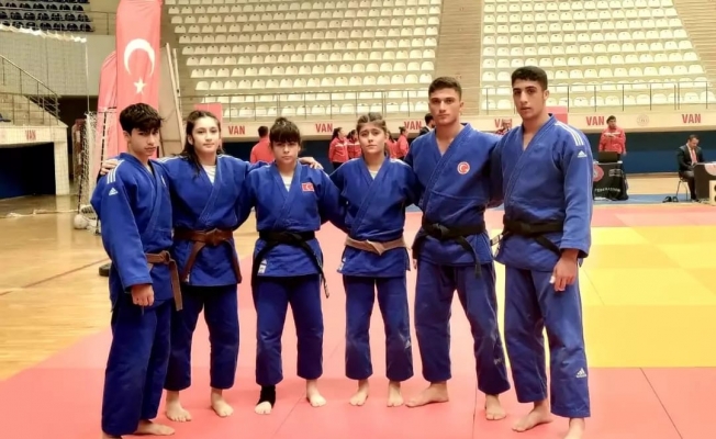 Yunusemre karma judo takımı Van’da ümit verdi