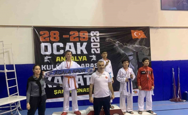 Adalasporlu karateciler Antalya’dan madalyalarla döndü
