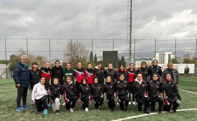 Zafer Sporlu 25 kadın futbolcu milli takım seçmelerine katıldı