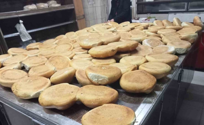 Kırkağaç’tan deprem bölgesine 15 bin ekmek