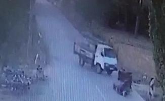 Manisa’da kamyonet ile sepetli motosiklet çarpıştı: 1 ağır yaralı