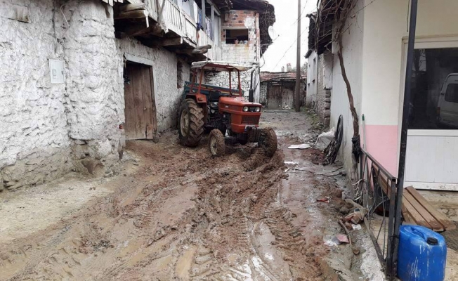 Çamur deryasında yaşam mücadelesi!