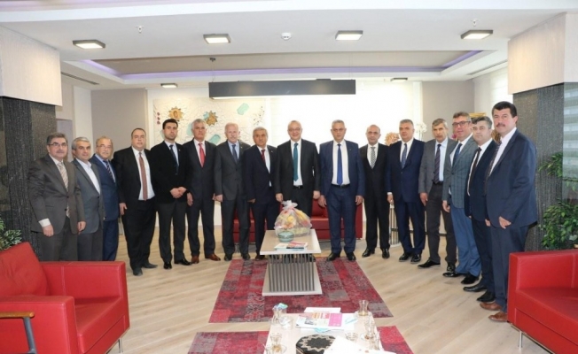 Başkan Ergün, Akhisarlı oda başkanlarına projeleri anlattı