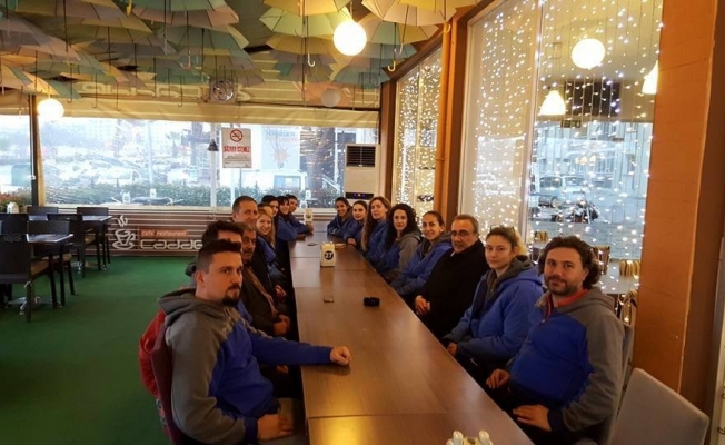 Başkan Karaçoban voleybol takımına moral verdi