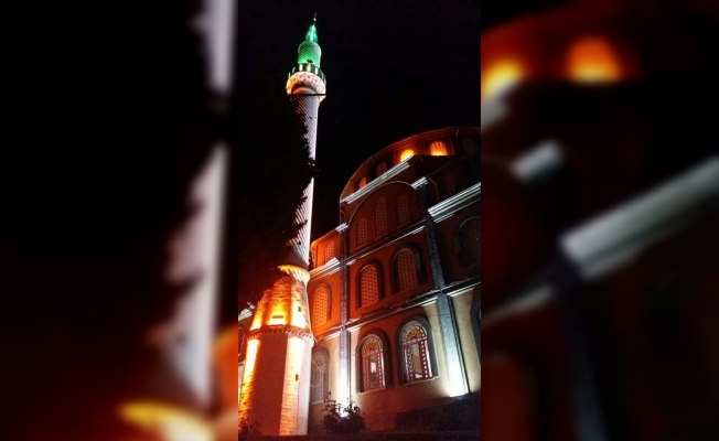Alacalar Camii ışıl ışıl