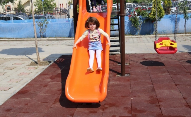 Turgutlu yeni çocuk parklarıyla renkleniyor