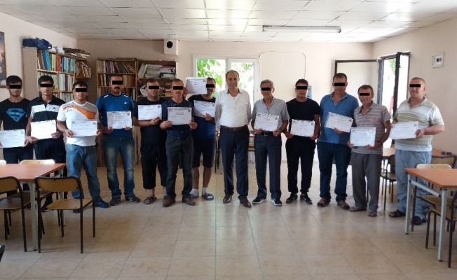 Akhisar Açık Cezaevi’nde 20 hükümlü girişimcilik belgesi aldı