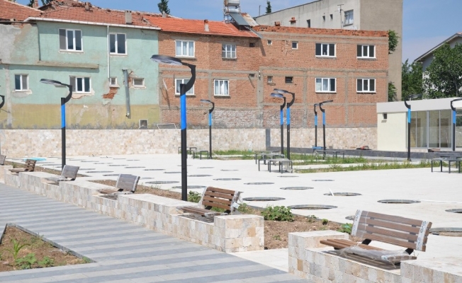 Soma İstasyon Parkı ve Meydan Projesi çalışmaları sürüyor