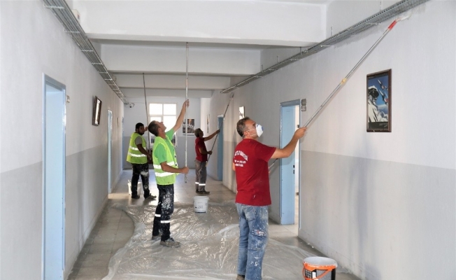 Turgutlu Belediyesi, okulların ihtiyaçlarını karşılıyor