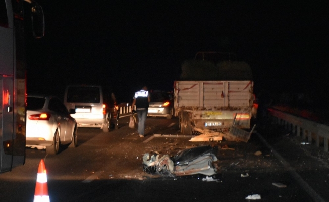 Akhisar’da feci kaza 2 ölü, 1 yaralı