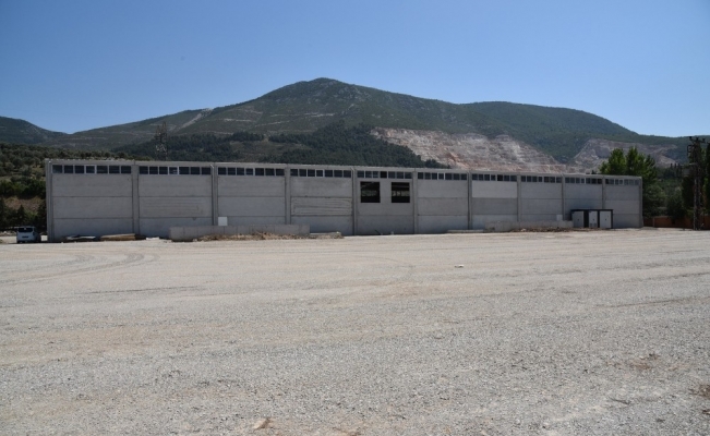 Ege’nin en büyük taş üretim tesisi tamamlanıyor