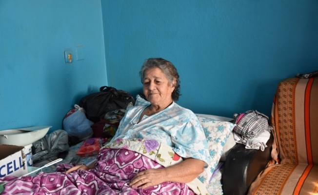 Alaşehir Belediyesinden yaşlı kadını sevindiren çalışma