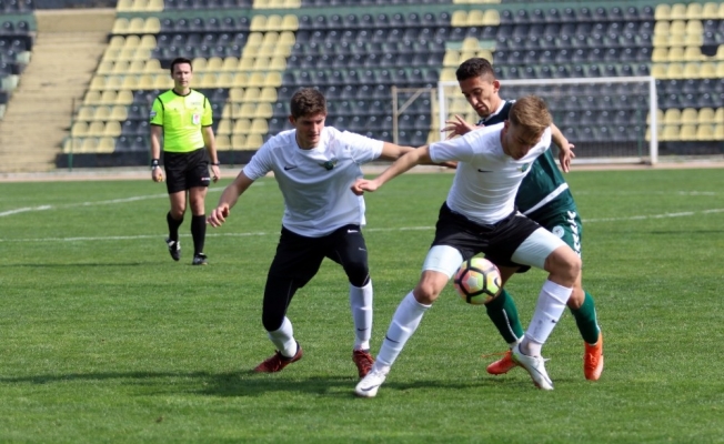 Akhisarspor’un gençleri Konya’yı 5-4’le geçti