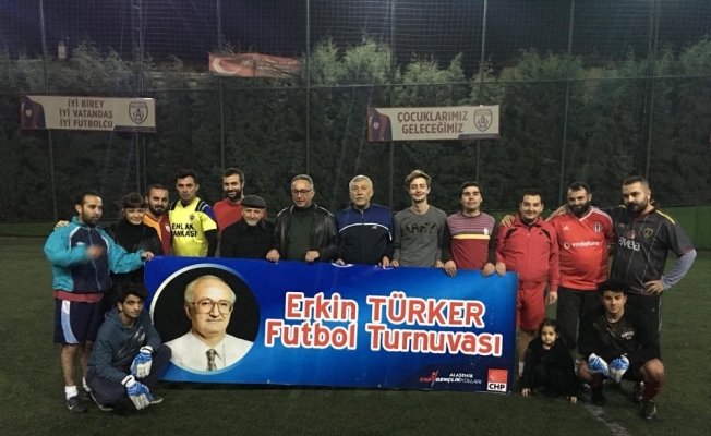 CHP’li gençlerden eski ilçe başkanları anısına futbol turnuvası