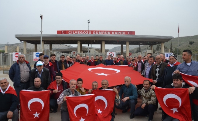 Saruhanlı esnafından Suriye sınırında Mehmetçik’e destek