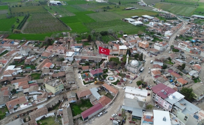 40 metrelik Türk Bayrağı Paşaköy’de dalgalanıyor