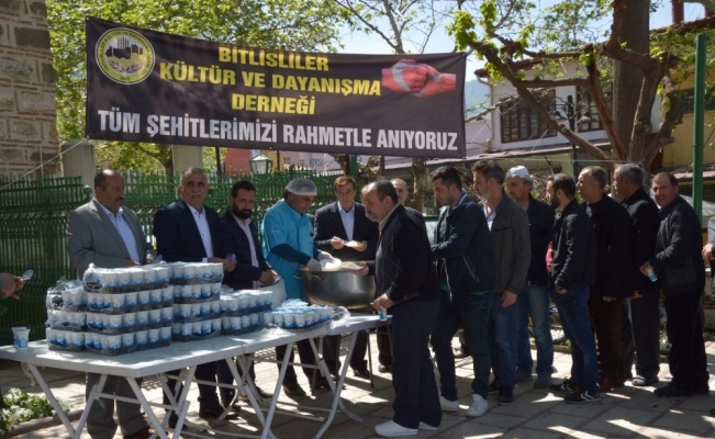 Manisa’daki Bitlislilerden şehitler için hayır