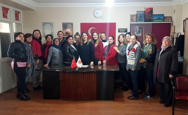 Salihli MHP Kadın Kolları’nda başkan değişti