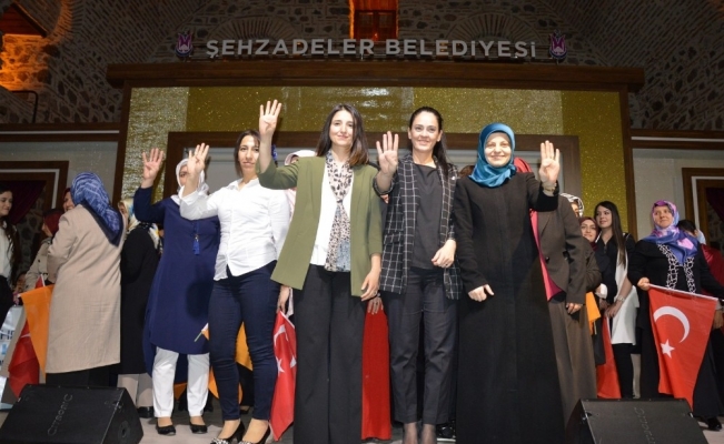 AK Parti Şehzadelerde Tülay Şentürk güven tazeledi