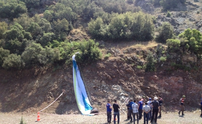 Manisa’da kaybolan paraşütçü ölü bulundu