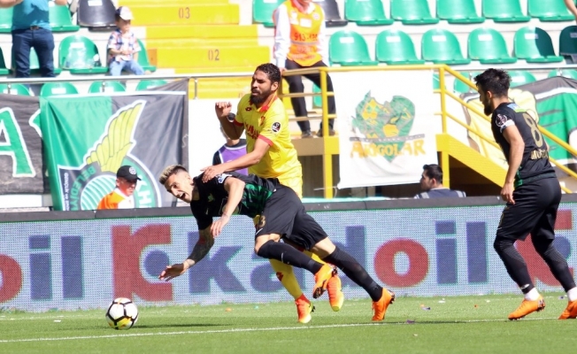 Spor Toto Süper Lig: T. M. Akhisarspor: 1 - Göztepe: 1 (İlk yarı)
