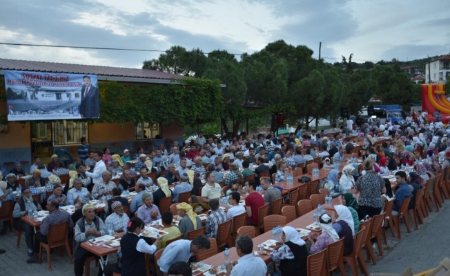 Başkan Çerçi vatandaşlarla birlikte iftar yaptı