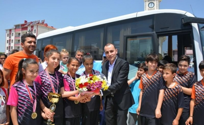 Selendili öğrenciler Badminton’da Türkiye Şampiyonu oldu