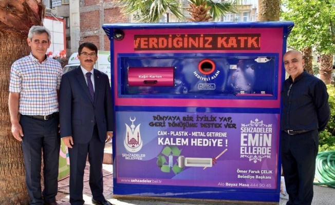 Türkiye’de bir ilk olan güneş enerjili akıllı atık toplama sistemi