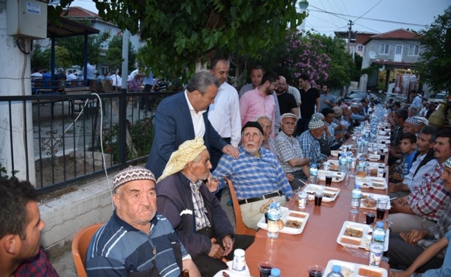 Yunusemre’de iftar sofrası Pelitalan’da kuruldu