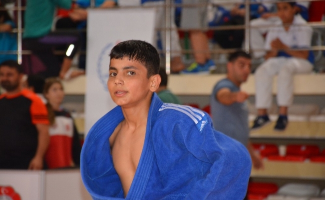 Büyükşehirin judocularından Manisa’ya 2 madalya