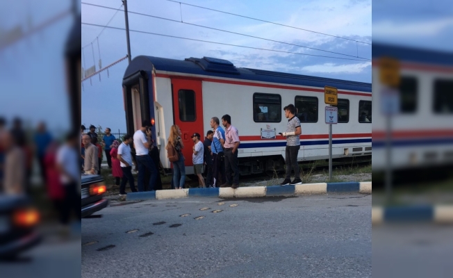 Manisa’da genç kıza tren çarptı