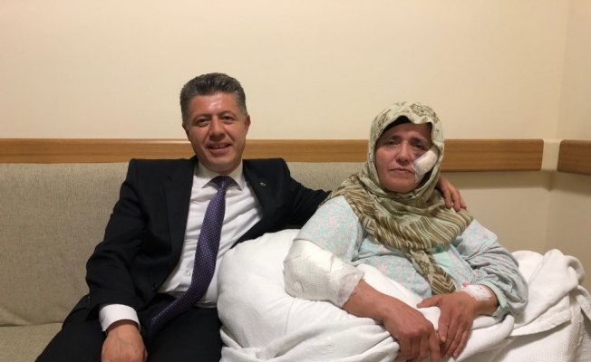 Milletvekilliği sevincini hastanede yatan annesiyle paylaştı