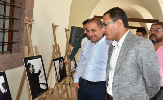 Alaşehir’de Atatürk’ün fotoğrafları sergilendi
