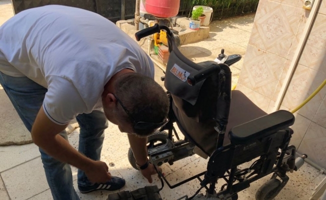 Yunusemre Belediyesinden engelli vatandaşlara tekerlekli sandalye