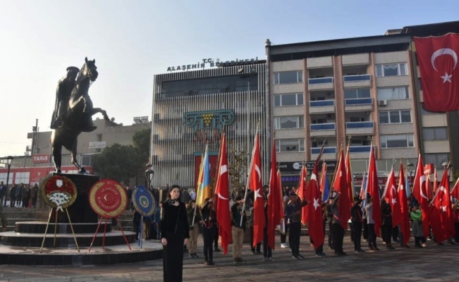 Manisa’nın ilçelerinde Atatürk, özlem ve saygı ile anıldı