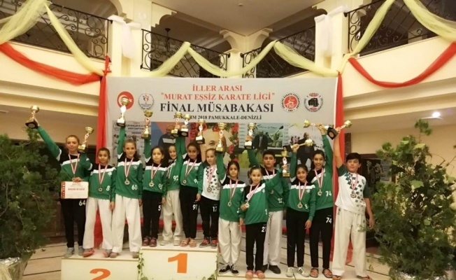 Salihlili karateciler 13 madalya kazandı
