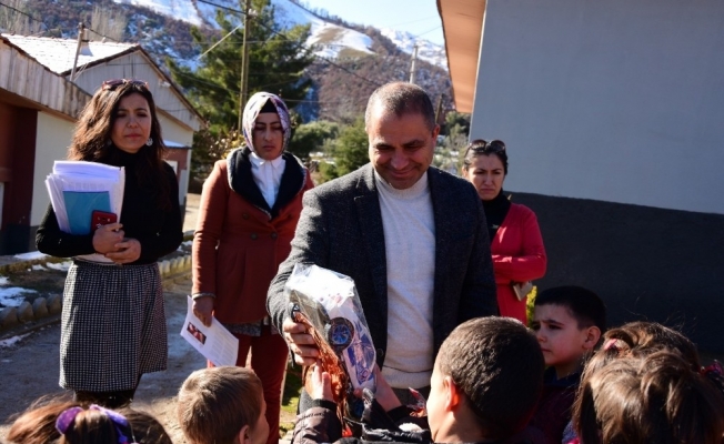 Başkan Ali Uçak’tan öğrencilere karne hediyesi